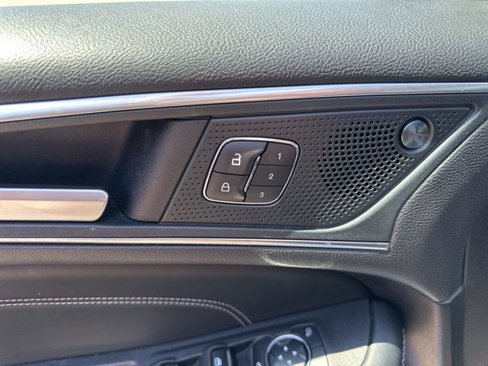 Used 2024 Ford Edge Titanium image 22