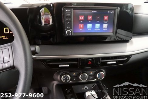 Used 2025 Nissan Kicks S image 18