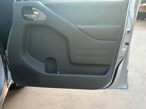 Used 2018 Nissan Frontier SV image 30