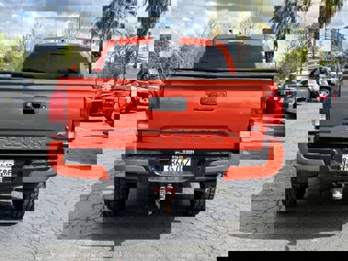 Used 2017 Toyota Tacoma TRD Off-Road image 3