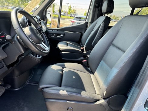 Used 2023 Mercedes-Benz Sprinter 2500 image 30
