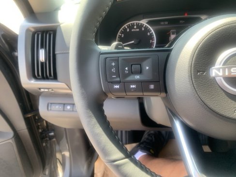 New 2025 Nissan Pathfinder SL image 21