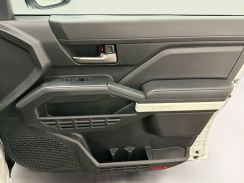 Used 2024 Toyota Tacoma TRD Off-Road image 33