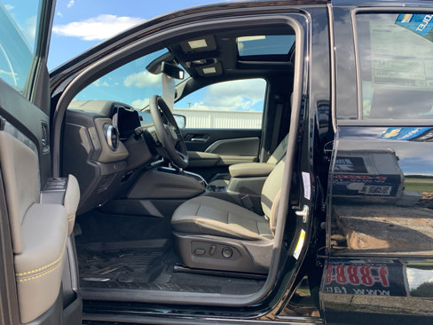New 2026 Chevrolet Colorado ZR2 w/ Technology Package image 4