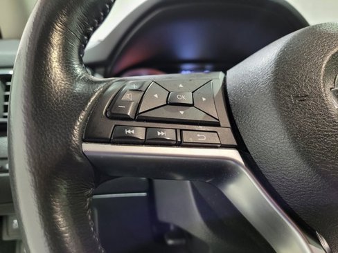 Used 2017 Nissan Rogue SL image 32