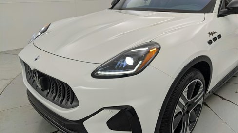 New 2025 Maserati Grecale Folgore image 55