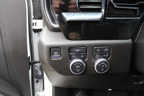 Used 2024 GMC Sierra 1500 SLT image 17
