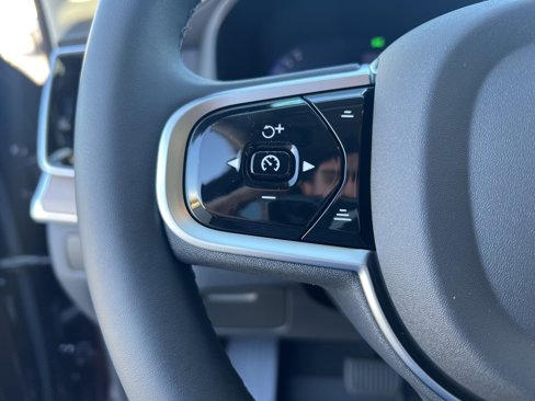 New 2026 Volvo XC90 B6 Plus image 18