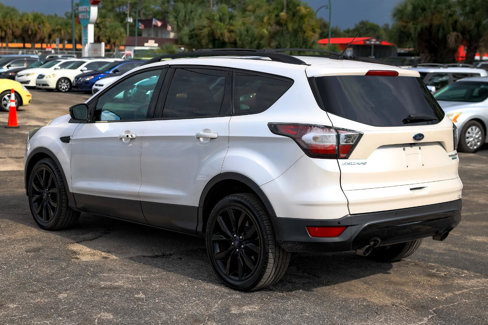 Used 2017 Ford Escape Titanium image 5