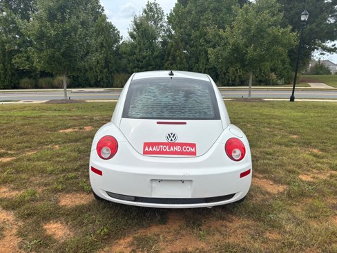 Used 2010 Volkswagen Beetle Coupe image 2