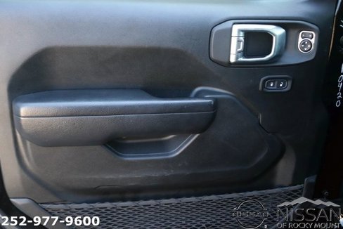 Used 2023 Jeep Wrangler Unlimited image 11