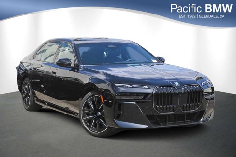 New 2026 BMW 760i xDrive w/ Premium Package image 1