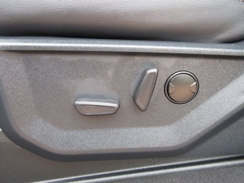 New 2025 Ford F250 Lariat image 12
