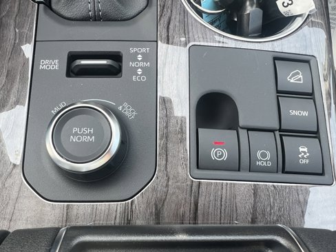 New 2025 Toyota Highlander Platinum image 22
