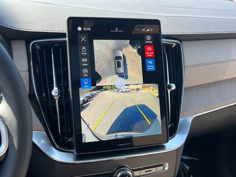 New 2026 Volvo XC90 B6 Plus w/ Protection Package Premier image 25