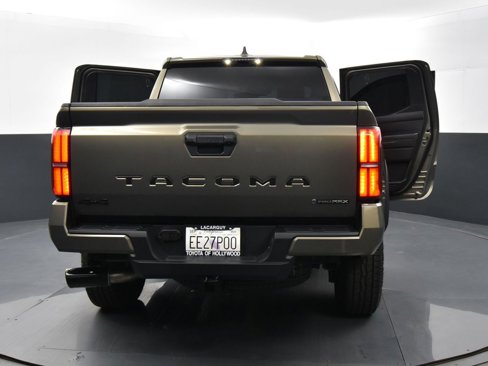 Used 2025 Toyota Tacoma TRD Off-Road image 33