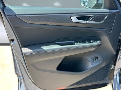 New 2026 Volkswagen Atlas Cross Sport SEL image 11