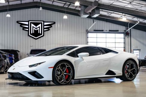 Used 2021 Lamborghini Huracan EVO image 10