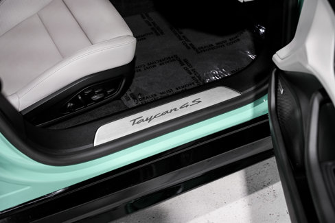 Used 2022 Porsche Taycan 4S image 25