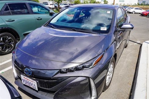 Used 2022 Toyota Prius Prime XLE image 2