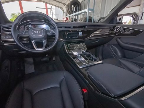 Certified 2025 Audi Q8 Premium image 38