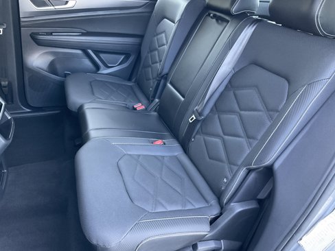 Used 2024 Volkswagen Atlas Cross Sport SE image 36