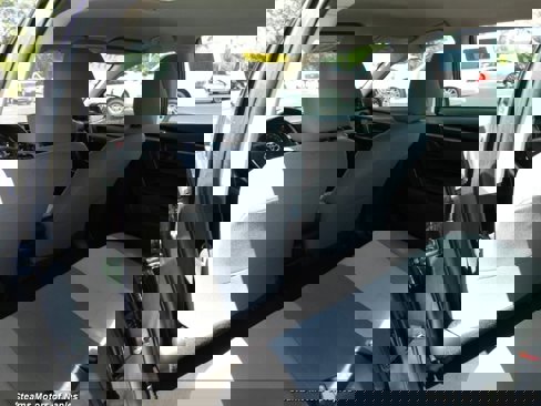 Used 2018 Toyota Corolla L image 42