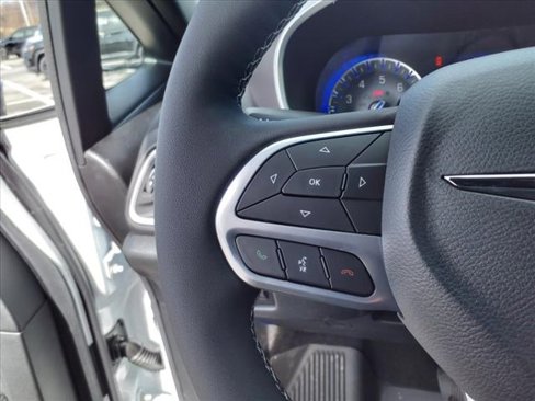 New 2025 Chrysler Voyager LX image 15