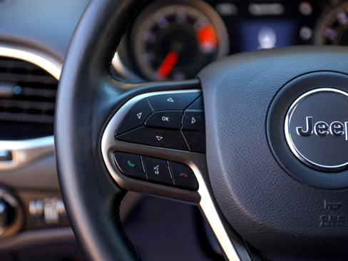 Used 2020 Jeep Cherokee Limited image 38