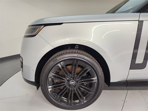 New 2025 Land Rover Range Rover SE image 11