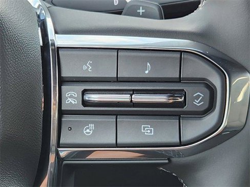New 2025 GMC Yukon Elevation image 13