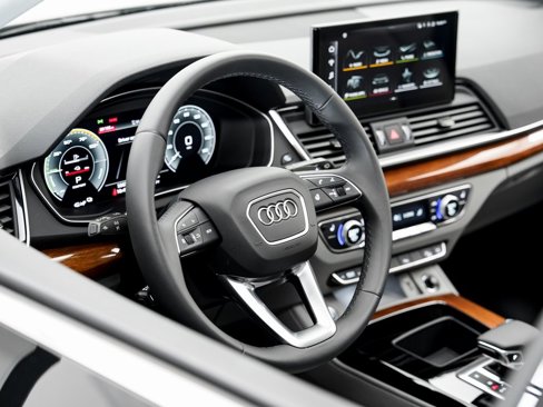 Used 2024 Audi Q5 e Premium Plus image 9