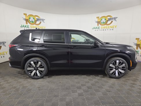 New 2025 Mitsubishi Outlander SE image 8