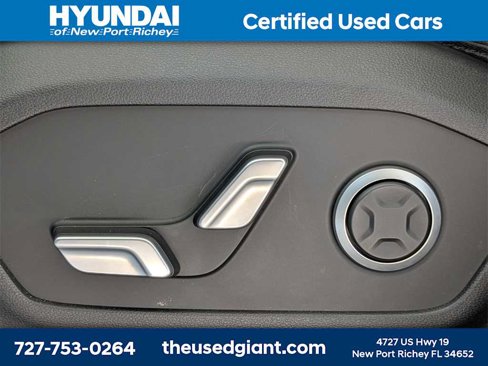 Used 2025 Hyundai Santa Fe Limited image 29