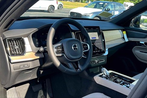 New 2026 Volvo XC90 B6 Plus w/ Protection Package Premier image 9