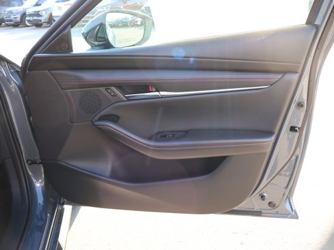 New 2026 MAZDA MAZDA3 Carbon w/ Appearance Package image 9