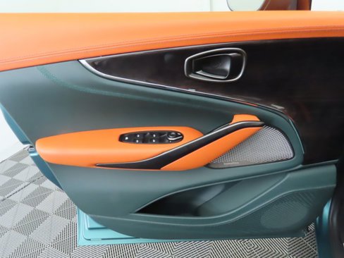 Used 2025 Aston Martin DBX 707 image 25