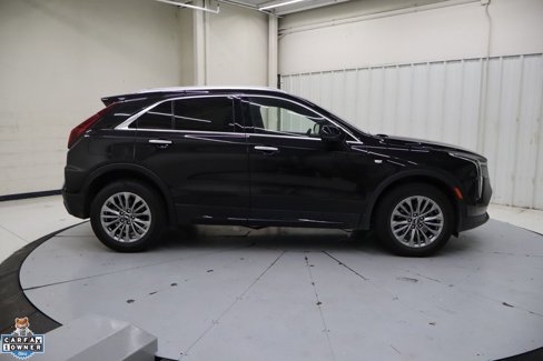 Used 2025 Cadillac XT4 Premium Luxury image 2