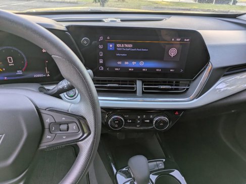Used 2025 Chevrolet Trax LT image 23