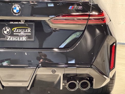 New 2026 BMW M5 w/ Executive Package image 7