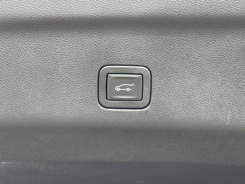 Certified 2025 Chevrolet Suburban Z71 w/ Comfort Package image 22