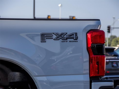 New 2026 Ford F250 Lariat w/ Black Appearance Package image 7