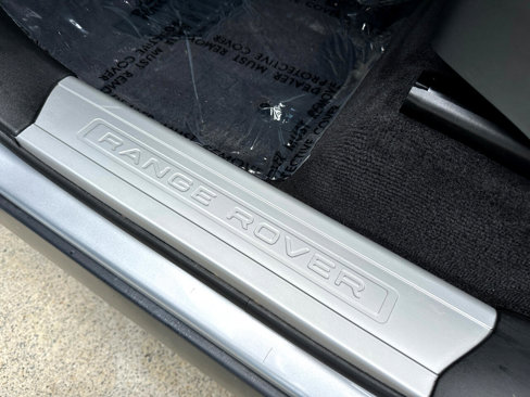 Used 2020 Land Rover Range Rover Sport HST image 17