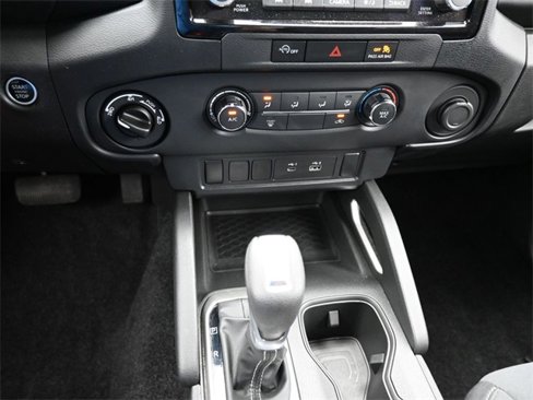 Used 2024 Nissan Frontier SV image 30