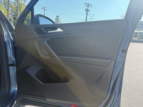 Used 2019 Volkswagen Tiguan SE image 30