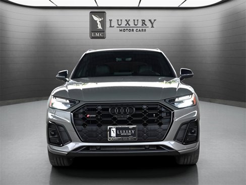 Used 2024 Audi SQ5 Premium Plus w/ Premium Plus Package image 2