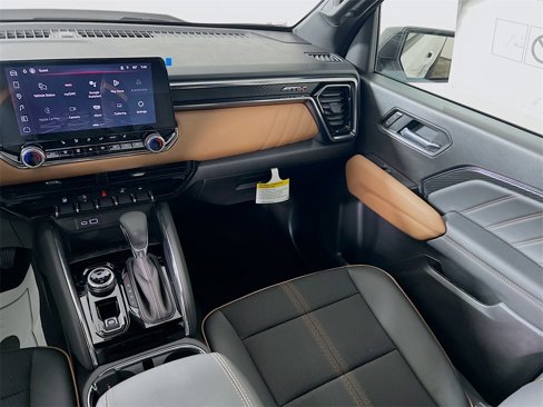 New 2025 GMC Canyon AT4 image 19