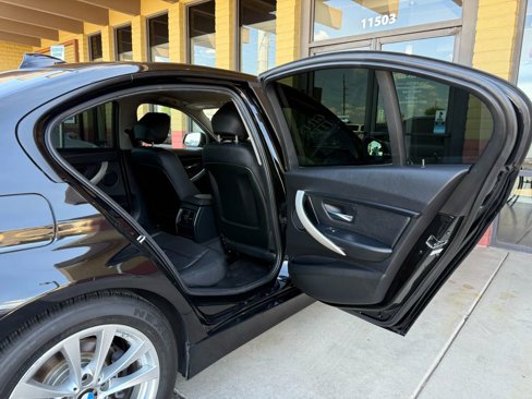 Used 2017 BMW 320i Sedan image 25