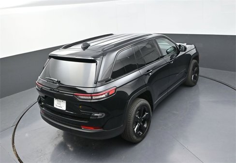 New 2025 Jeep Grand Cherokee Limited w/ Black Appearance Package image 15
