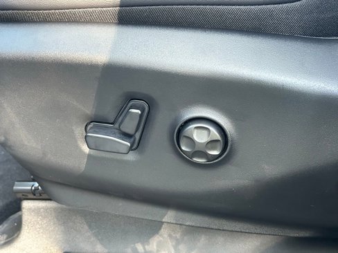 New 2025 Chrysler Pacifica Select image 16